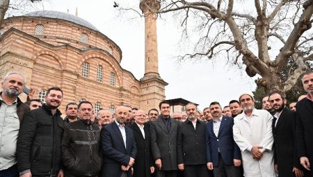 Emir Sultan’da çorbalar Bursalı başkanlardan