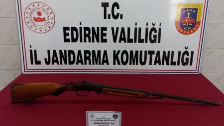 Enez’de ruhsatsız av tüfeği ele geçirildi