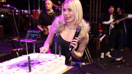 Aleyna Tilki doğum gününü sahnede kutladı
