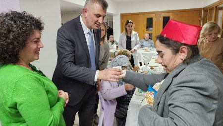 Gölcük’ün çınarları Başkan Sezer’i konuk etti