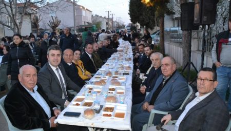 İş İnsanı Mehmet Emin Meriç’in Keşan iftarı gerçekleştirildi