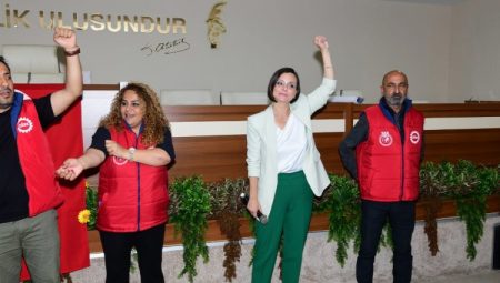 ‘Bugün salonlarda yarın alanlarda olacağız’