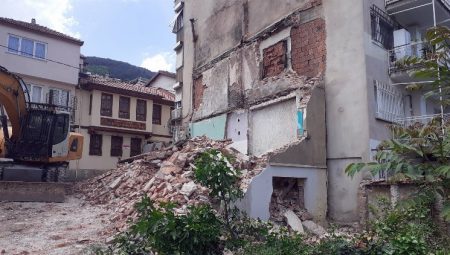  Bursa Osmangazi’de metruk bina talimatı