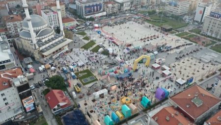 İstanbul Bağcılar’da 30 bin öğrenci tiyatroyla tanıştı