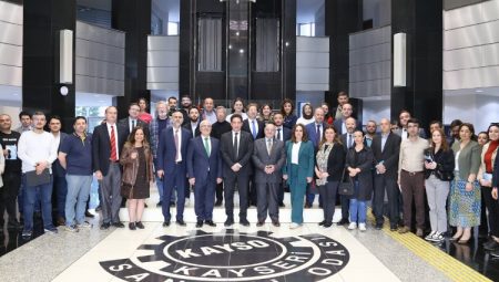Yeşil Dönüşüm toplantısına sanayicilerden yoğun ilgi