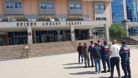 Edirne Jandarması aranan dolandırıcıları yakaladı