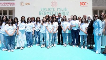 Bakan Tekin birlikte iyiliği resmetti!