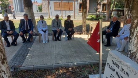 Çanakkale Vali Vekili’nden şehit ailesine bayramlık ziyaret