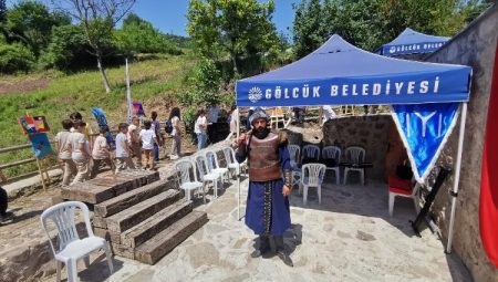 Gölcük’te tarihi hamama ziyaretçi akını