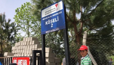 Gözünüzü toprak doyursun! Toprak hırsıyla mezarlığı tahrip ettiler