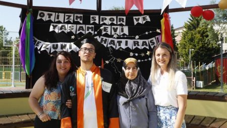 İzmit Belediyesi Otizm Spor ve Yaşam Evi ilk mezunlarını verdi