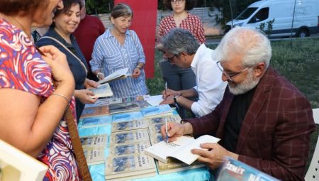 İzmit ‘mavi gözlü dev’i de unutmadı