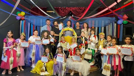 İzmit’te minik tiyatrocular yetenekleri sahneye taşıdı