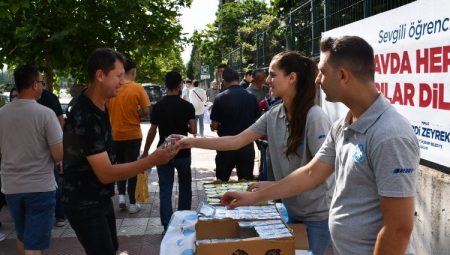 Manisa Büyükşehir öğrencileri yalnız bırakmadı