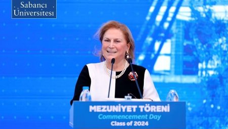 Sabancı Üniversitesi 22. dönem lisans ve 25. dönem lisansüstü mezunlarını verdi