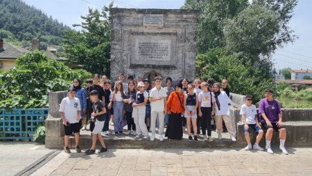 Sakarya’da öğrencilerden tarih ve doğa keyfi