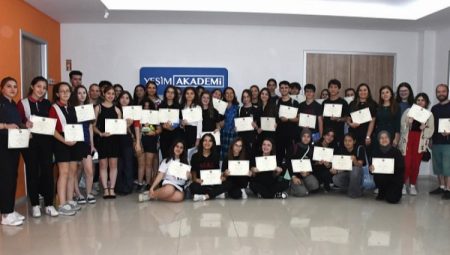 Yeşim’in genç gönüllülerin sertifika heyecanı