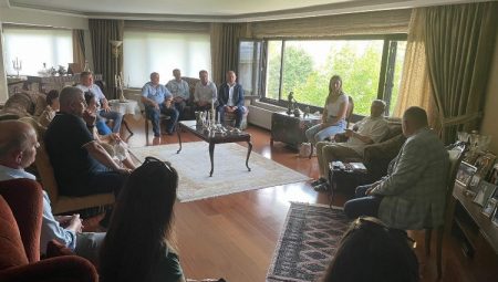 Bursa Nilüferli muhtarlardan Turhan Tayan’a ziyaret