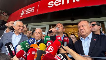 Bursa’nın ilk semt lokantası Özgür Özel’in katılımıyla açıldı