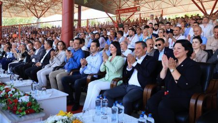 CHP Genel Başkanı Özgür Özel tarihi güreşler için Edirne’de