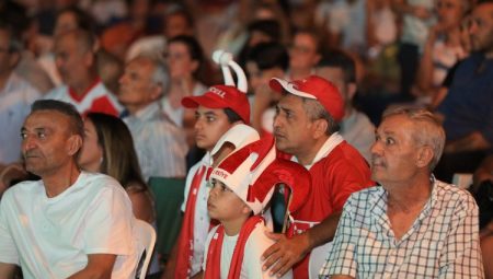 Güzelbahçe’de milli coşku meydanlara taştı