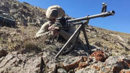 MSB: Teröristler hendeklere gömülüyor!