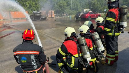 Sakaryalılar yangına müdahaleyi Büyükşehir itfaiyesinden öğreniyor