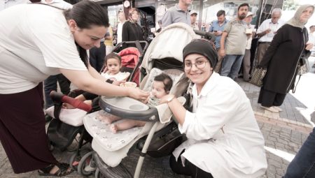 Aşure şenliğinde binlerce konuk ağırlandı