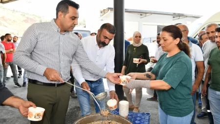 Başkan Yıldız’dan personele aşure ikramı