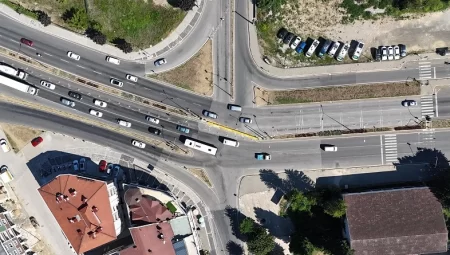 Düzce’de akıllı kavşak trafiğe yine çözüm olmadı!