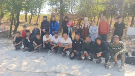 Edirne’de düzensiz göçmen operasyonlarında 27 kişi yakalandı