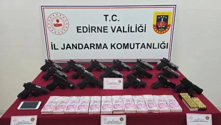 İpsala’daki operasyonda 17 tabanca ele geçirildi