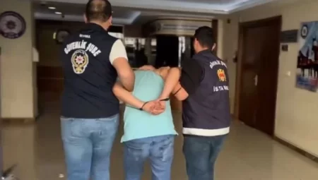 Metroda çocuğa saldırıya tutuklama