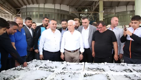 Başkan Bozbey’den balıkçılara 1 Eylül ziyareti