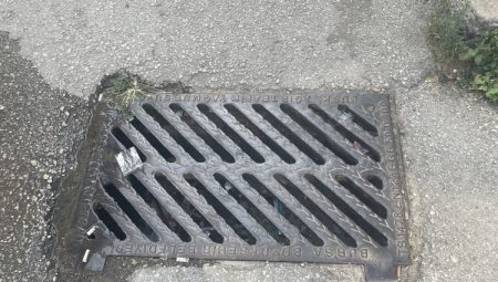 Bursa’da kanalizasyon kokuları vatandaşları rahatsız ediyor