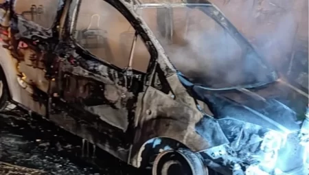 Düzce’de hafif ticari araç küle döndü