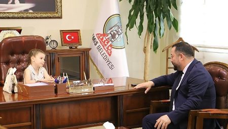 23 Nisan’da Başkanlık Koltuğuna Esila Oturdu