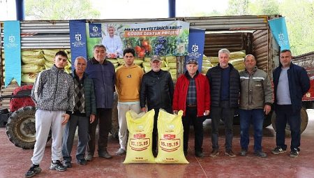 Büyükşehir’den 1.785 üreticiye 500 ton gübre dayanağı