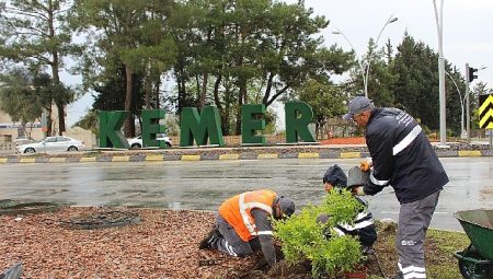 Büyükşehir’den Kemer’de peyzaj çalışması