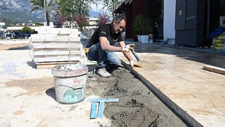 Cumhuriyet Meydanı’nda çalışmalar devam ediyor 