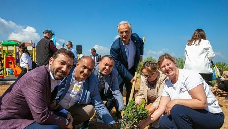 Güzelbahçe’de Sakız Ağaçları Büyüyecek