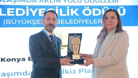 Konya Büyükşehir’in “Ulaşımda Dijital İkiz Platformu”na Belediyecilik Mükafatı