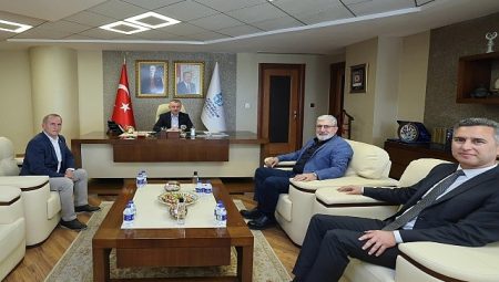 Lider Büyükakın’a Merih Demiral’ın babası ve STK’lardan ziyaret