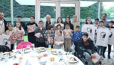 Lider Şadi Özdemir: Problemlerin farkında olursak çözebiliriz