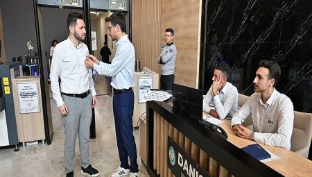 Lider Zeyrek’ten Sıhhat Çalışanlarına Takviye Açıklaması Yapıp Davette Bulundu