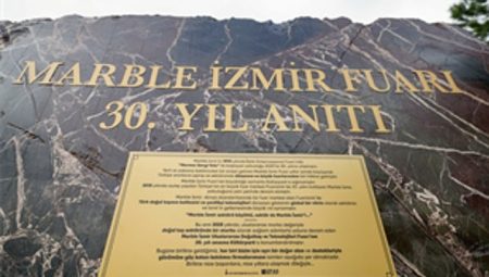 Marble İzmir’in 30’uncu yılına özel anıt Kültürpark’ta açıldı