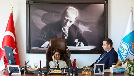 Narlıdere’de, Lider Erman Uzun koltuğu Boran’a devretti