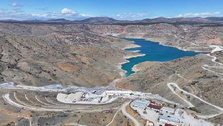 Vali Akın ve Lider Altay Hadimi Tüneli İnşaatı ile Yerköprü Şelalesi’nde İncelemelerde Bulundu