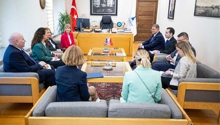 Birleşik Krallık Büyükelçisi’nden Lider Tugay’a ziyaret