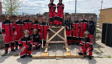 Büyükşehir İtfaiyesi’nden tahkimat ve iple erişim eğitimi